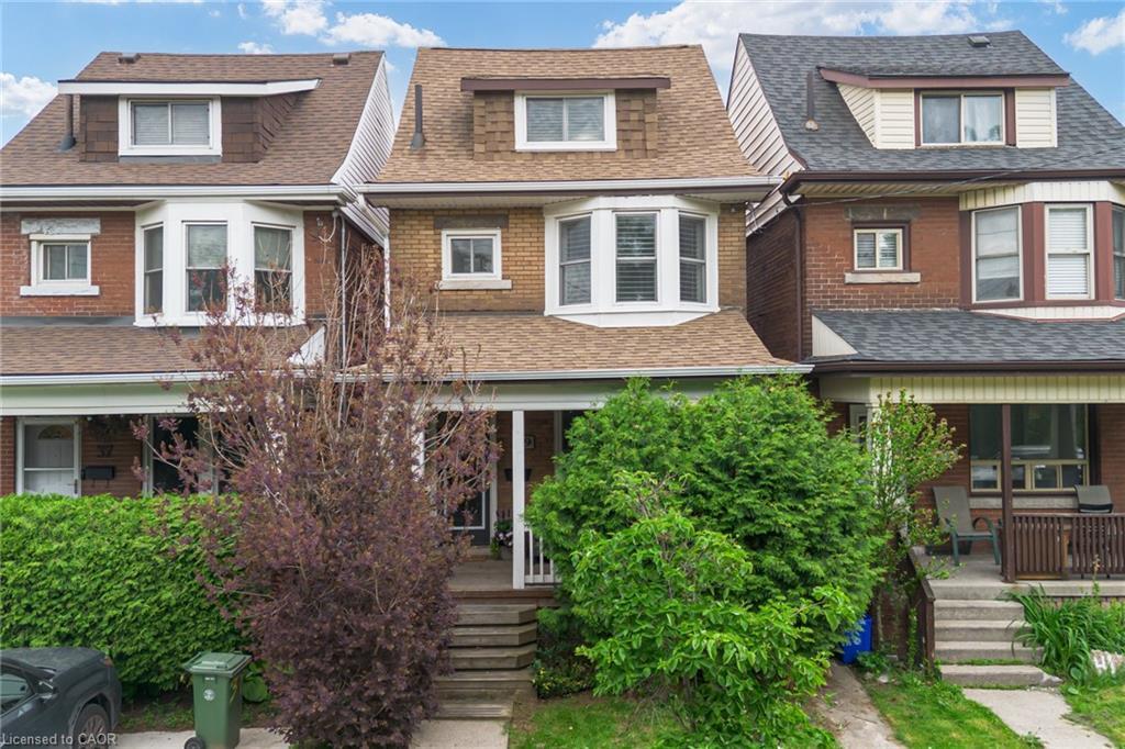 39 East Bend Avenue S, Hamilton, ON - Outdoor With Deck Patio Veranda With Facade