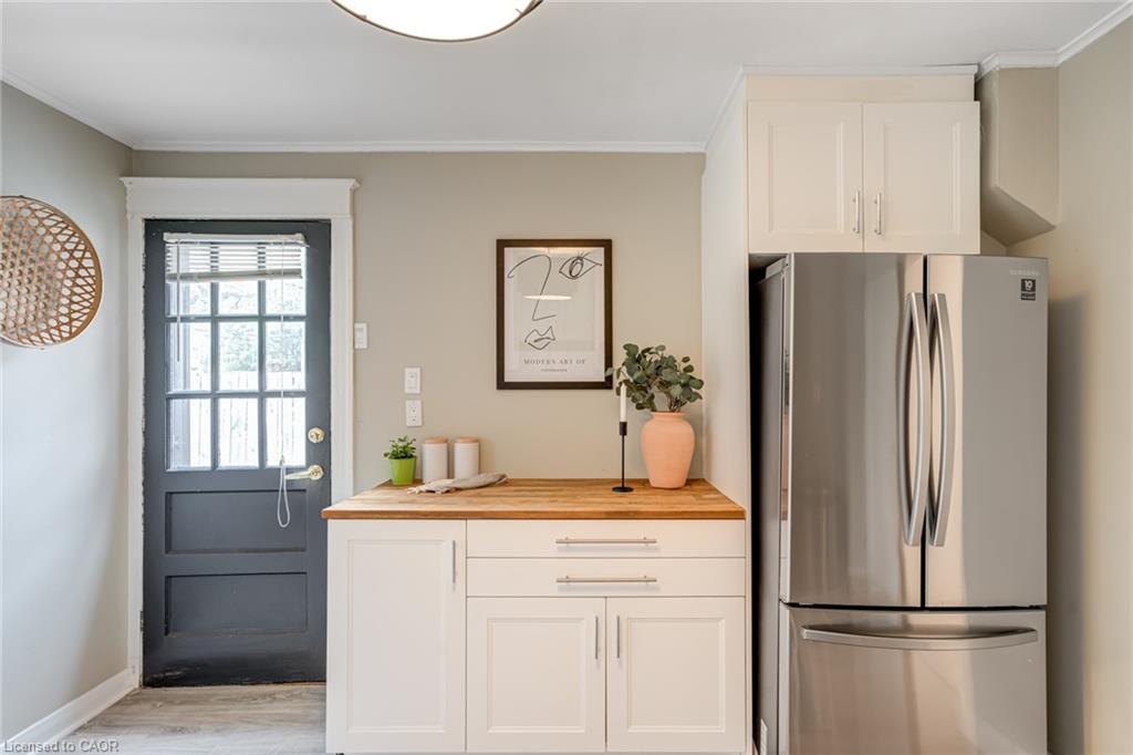 39 East Bend Avenue S, Hamilton, ON - Indoor