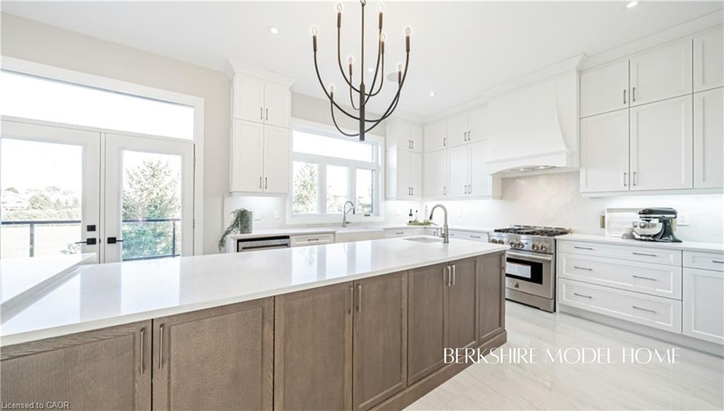 419 Masters Drive, Woodstock, ON - Indoor Photo Showing Kitchen With Upgraded Kitchen