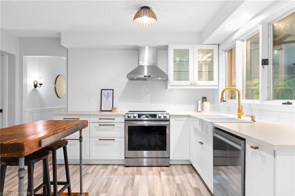 296 Edgehill Drive, Kitchener, ON - Indoor Photo Showing Kitchen With Upgraded Kitchen