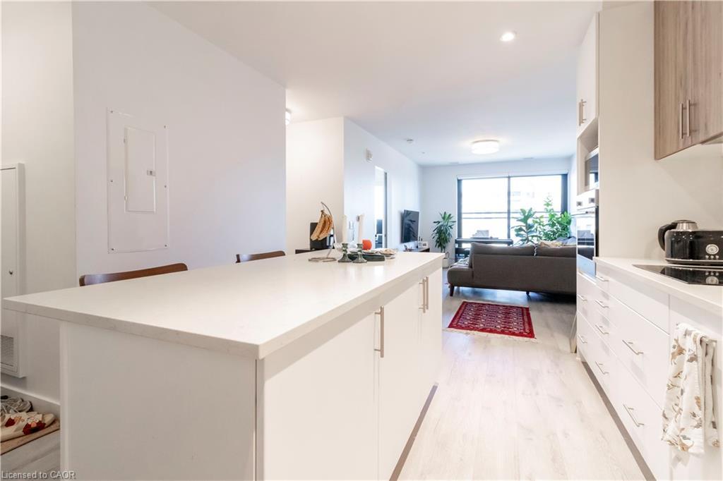 1212-181 King Street S, Waterloo, ON - Indoor Photo Showing Kitchen