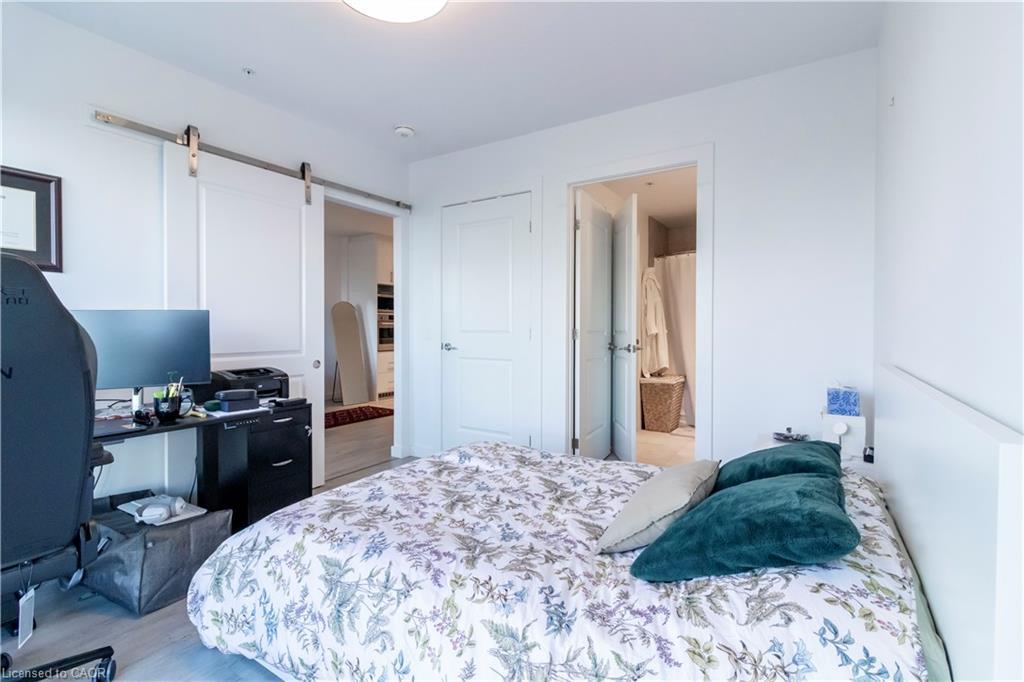 1212-181 King Street S, Waterloo, ON - Indoor Photo Showing Bedroom