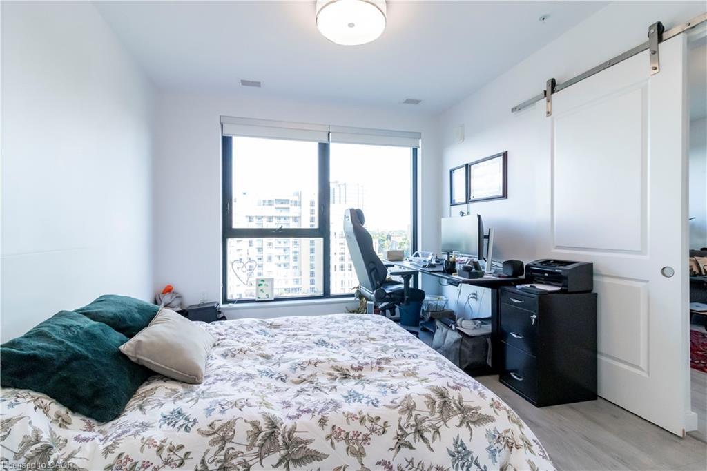 1212-181 King Street S, Waterloo, ON - Indoor Photo Showing Bedroom