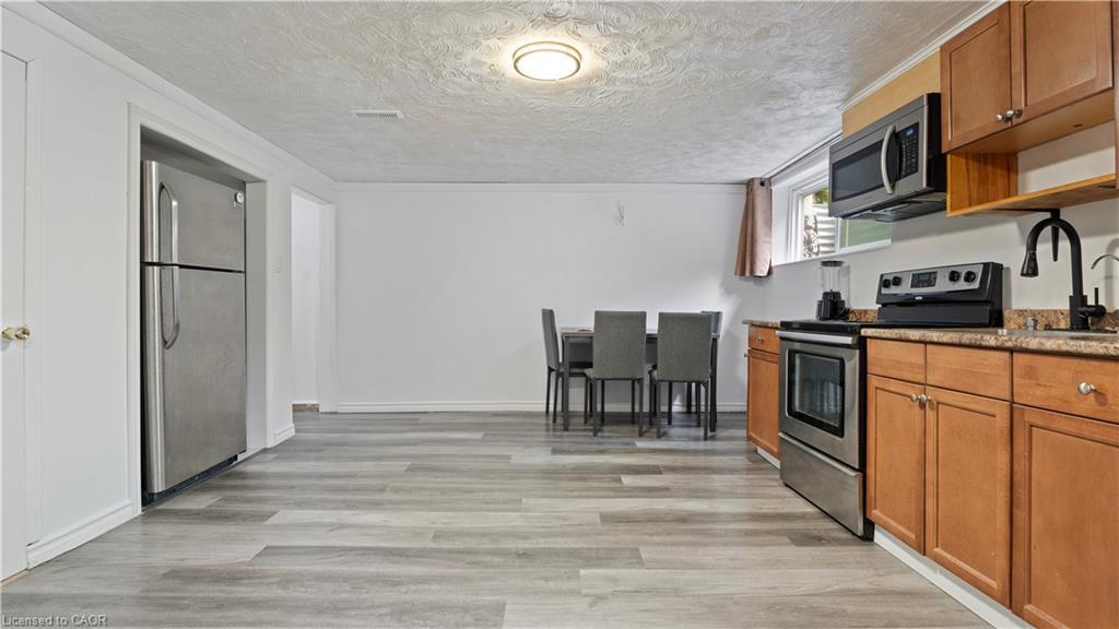 Lower-48 Mcdonald Avenue, Cambridge, ON - Indoor Photo Showing Kitchen