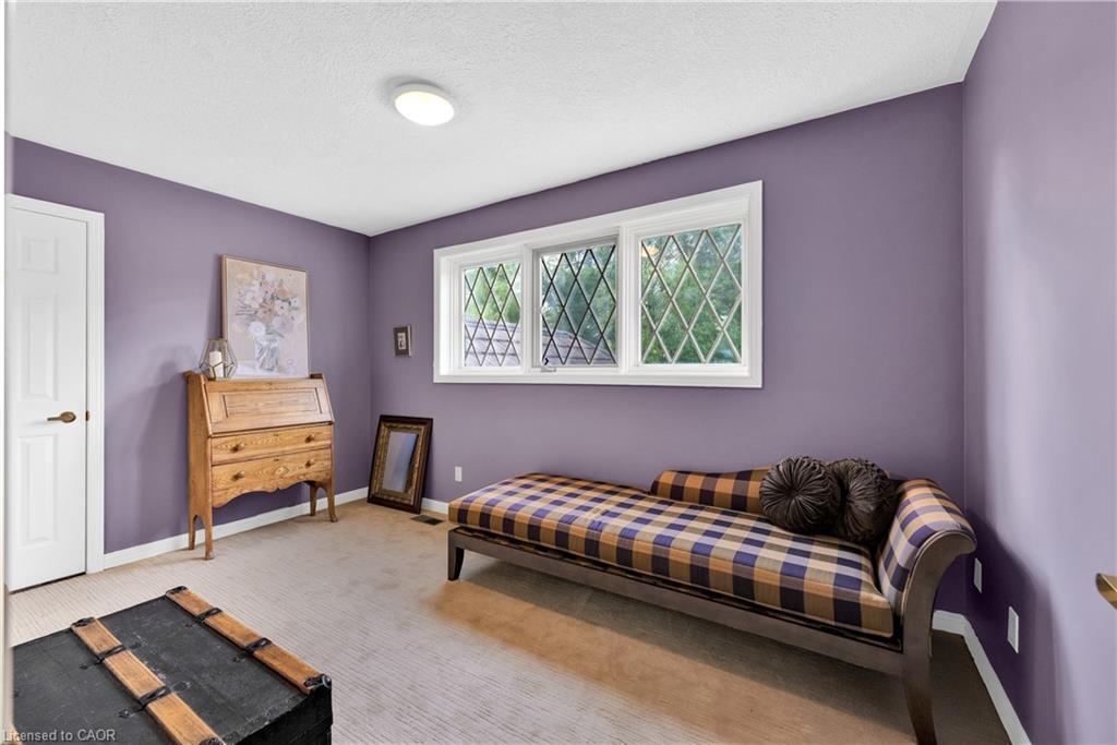 33 Walnut Drive, Guelph, ON - Indoor Photo Showing Bedroom