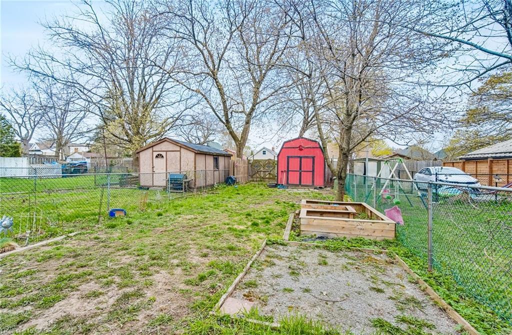 93 East 23Rd Street, Hamilton, ON - Outdoor With Backyard