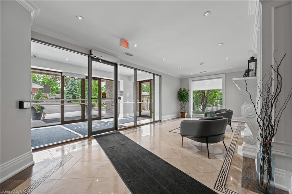 706-223 Erb Street W, Waterloo, ON - Indoor Photo Showing Other Room