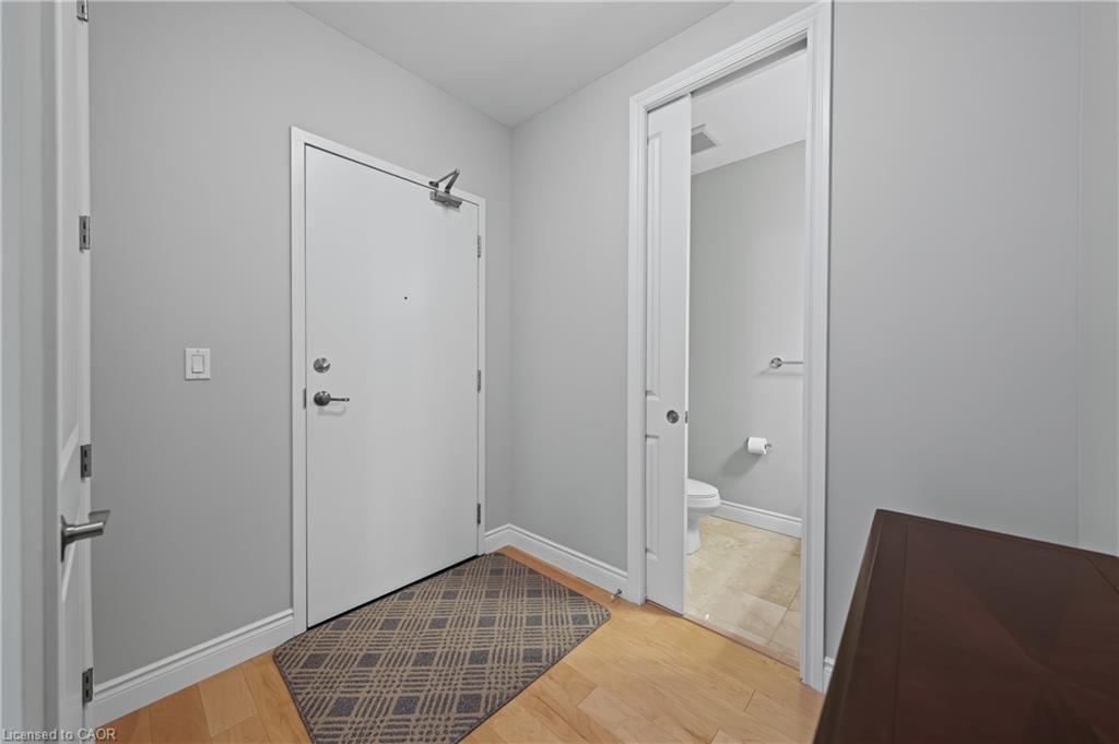 706-223 Erb Street W, Waterloo, ON - Indoor Photo Showing Other Room
