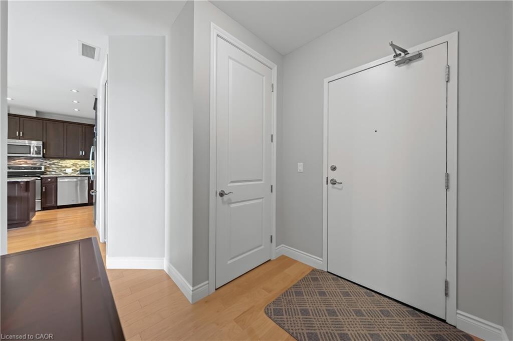 706-223 Erb Street W, Waterloo, ON - Indoor Photo Showing Other Room