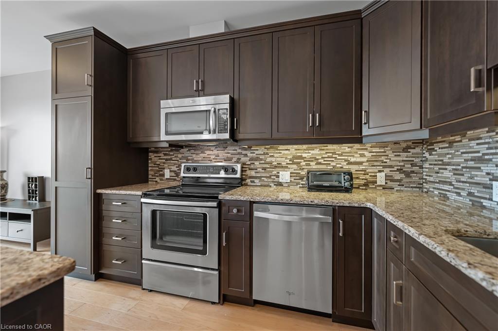 706-223 Erb Street W, Waterloo, ON - Indoor Photo Showing Kitchen With Stainless Steel Kitchen With Upgraded Kitchen