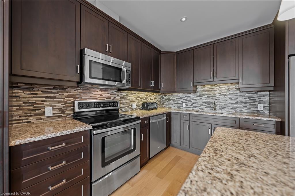 706-223 Erb Street W, Waterloo, ON - Indoor Photo Showing Kitchen With Stainless Steel Kitchen With Upgraded Kitchen