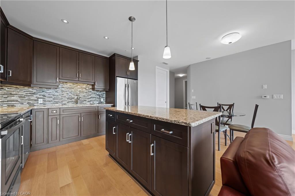 706-223 Erb Street W, Waterloo, ON - Indoor Photo Showing Kitchen With Stainless Steel Kitchen With Upgraded Kitchen