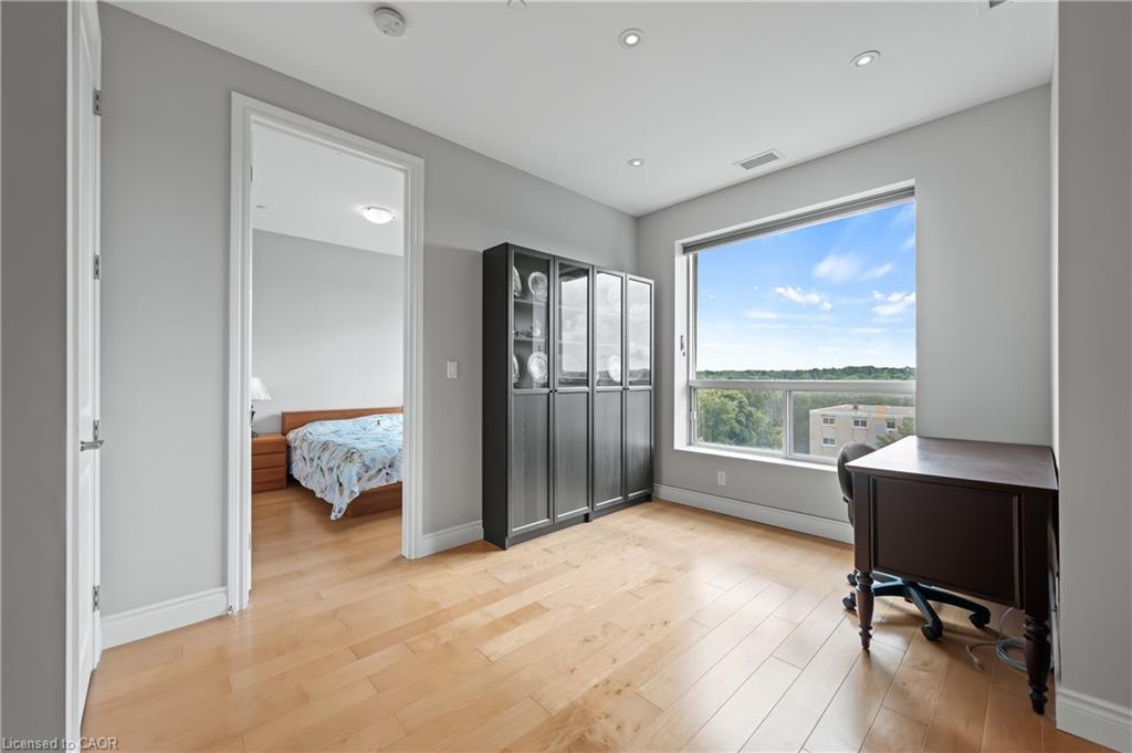 706-223 Erb Street W, Waterloo, ON - Indoor