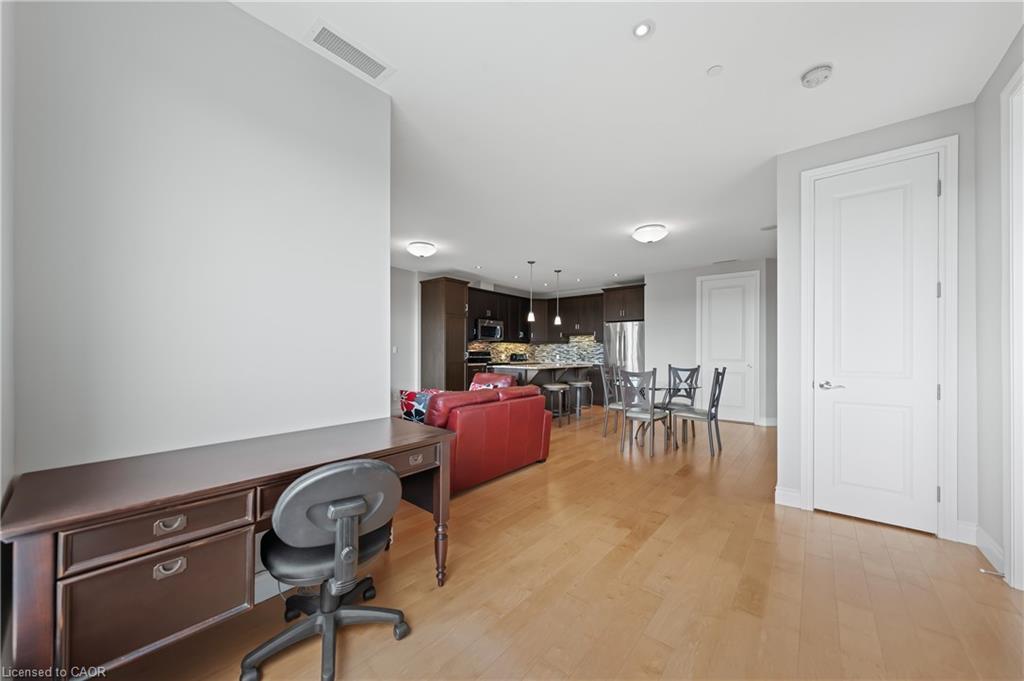 706-223 Erb Street W, Waterloo, ON - Indoor