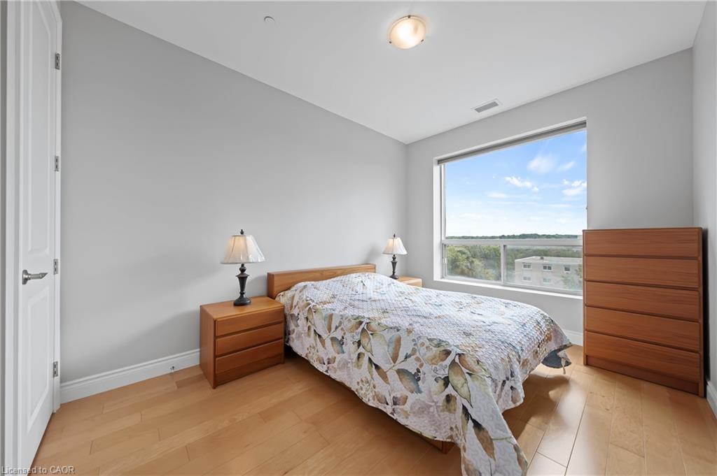 706-223 Erb Street W, Waterloo, ON - Indoor Photo Showing Bedroom