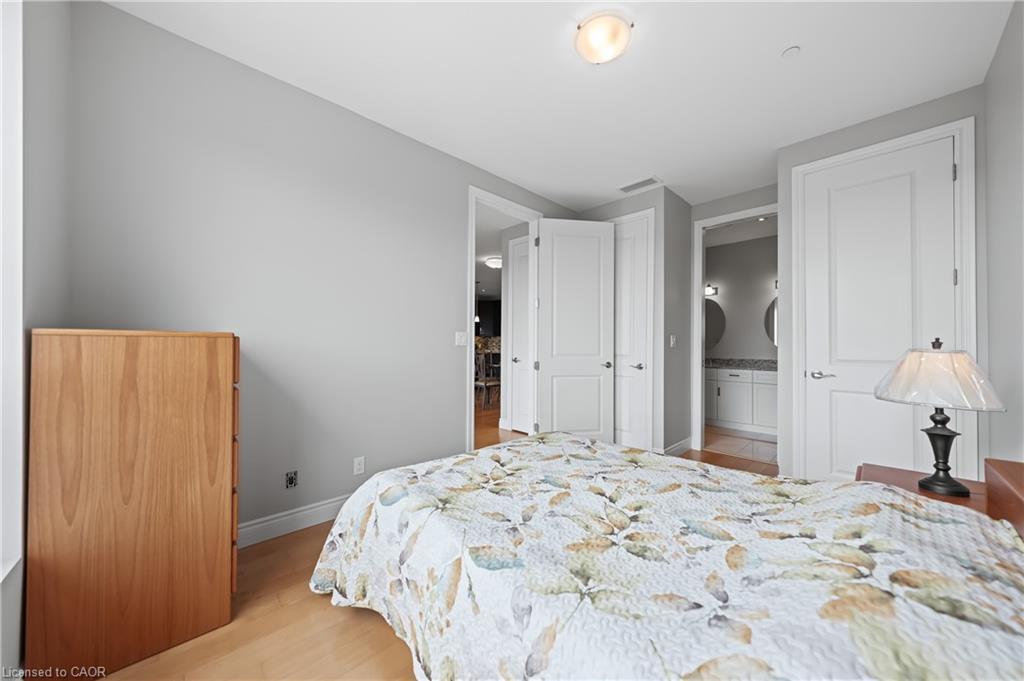 706-223 Erb Street W, Waterloo, ON - Indoor Photo Showing Bedroom