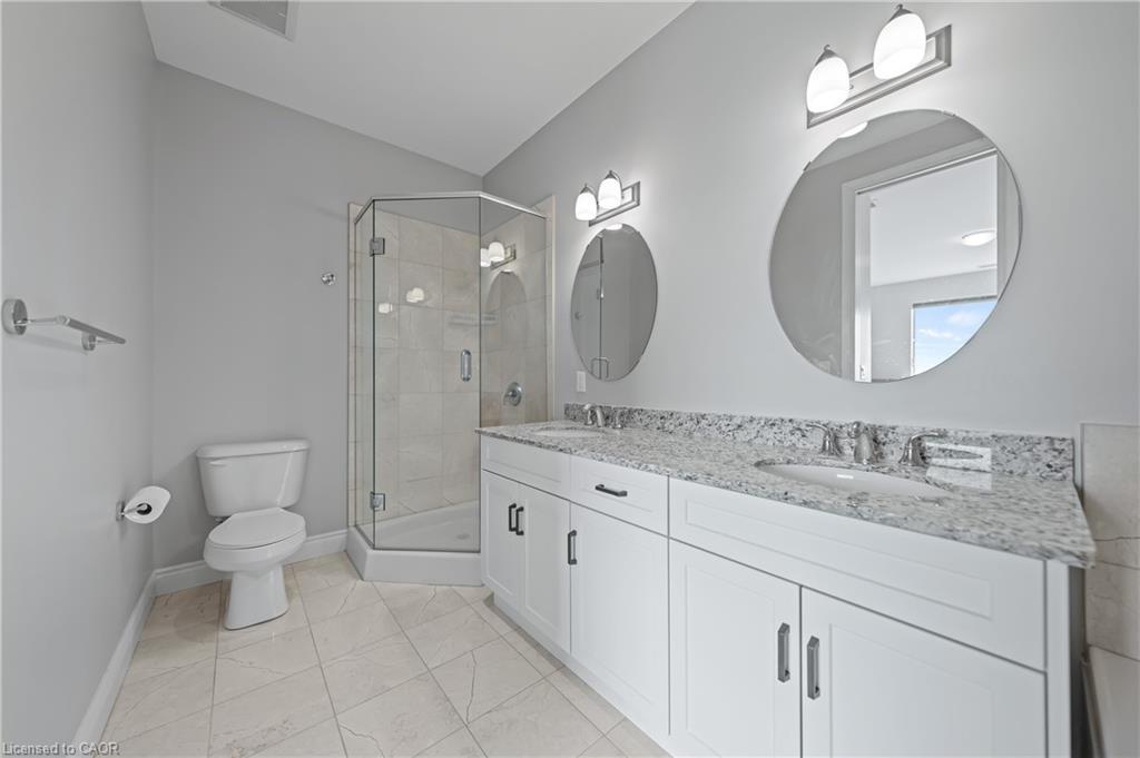 706-223 Erb Street W, Waterloo, ON - Indoor Photo Showing Bathroom