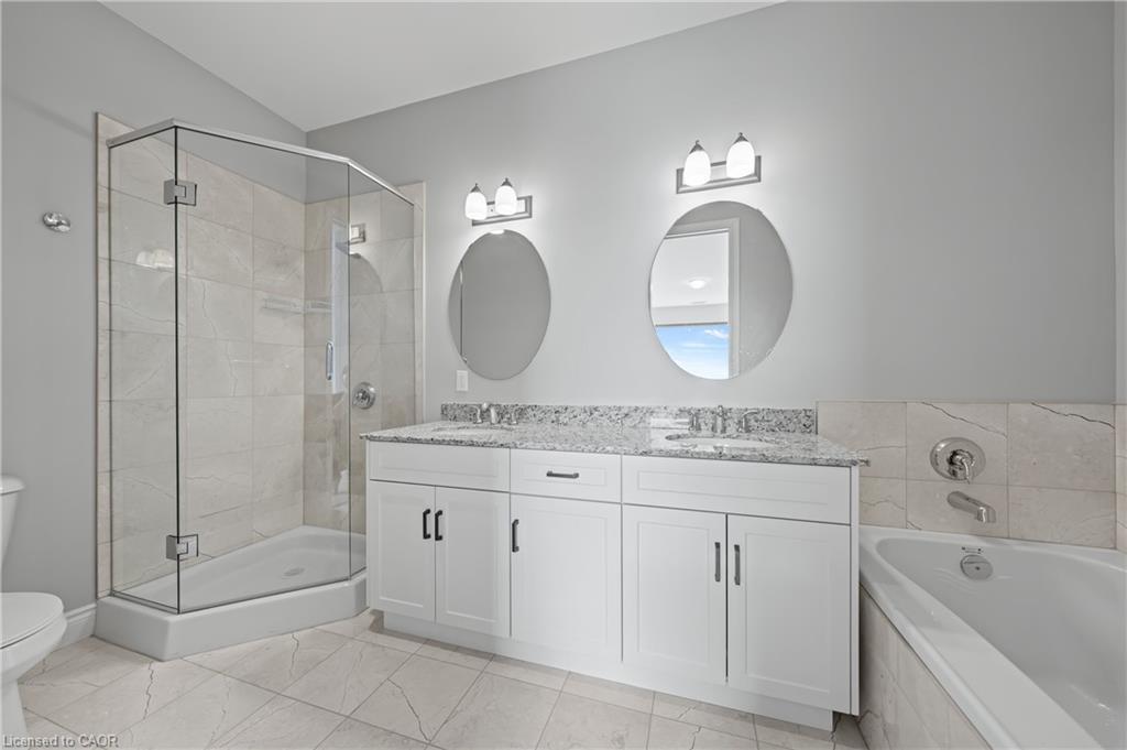 706-223 Erb Street W, Waterloo, ON - Indoor Photo Showing Bathroom