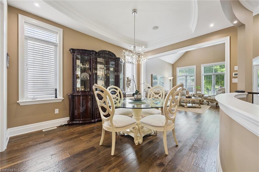 68 Gentle Fox Drive, Caledon, ON - Indoor Photo Showing Dining Room