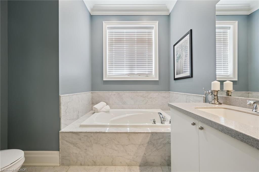68 Gentle Fox Drive, Caledon, ON - Indoor Photo Showing Bathroom