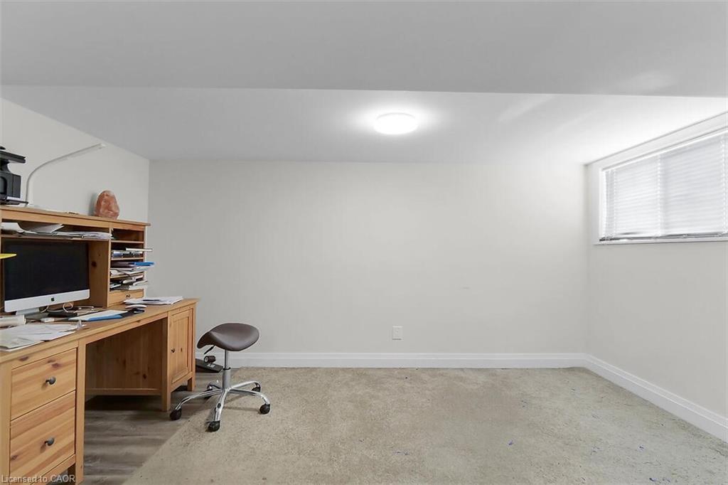 17 Locust Crescent, London, ON - Indoor Photo Showing Office