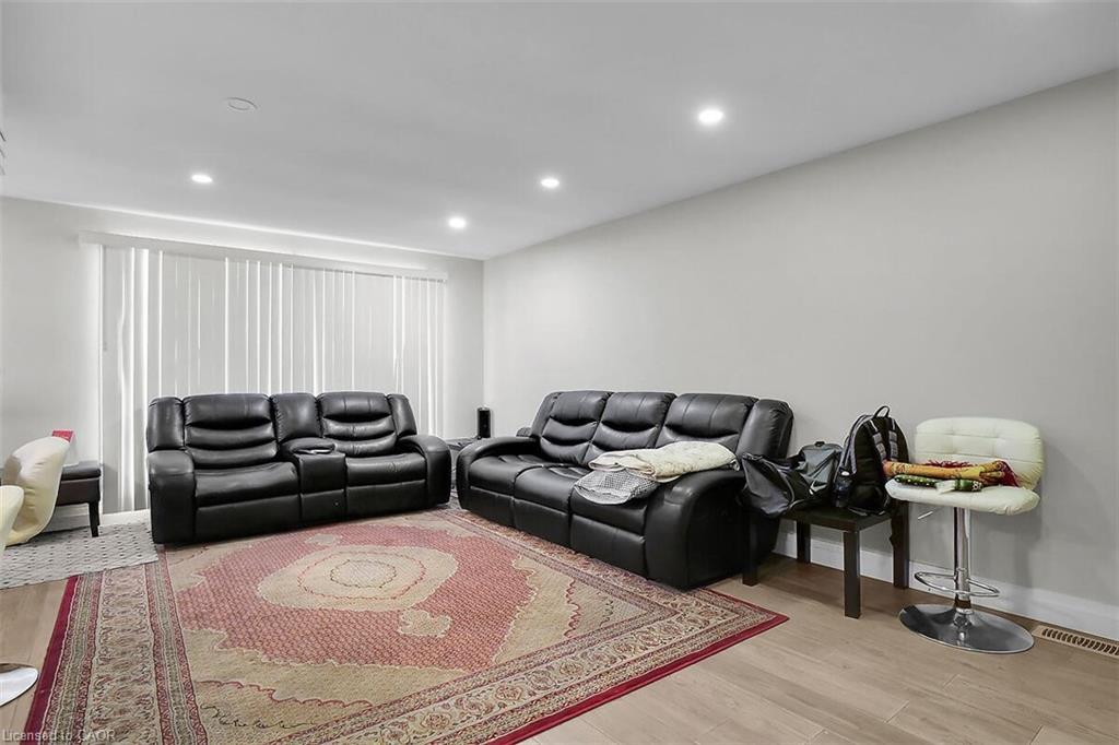 17 Locust Crescent, London, ON - Indoor