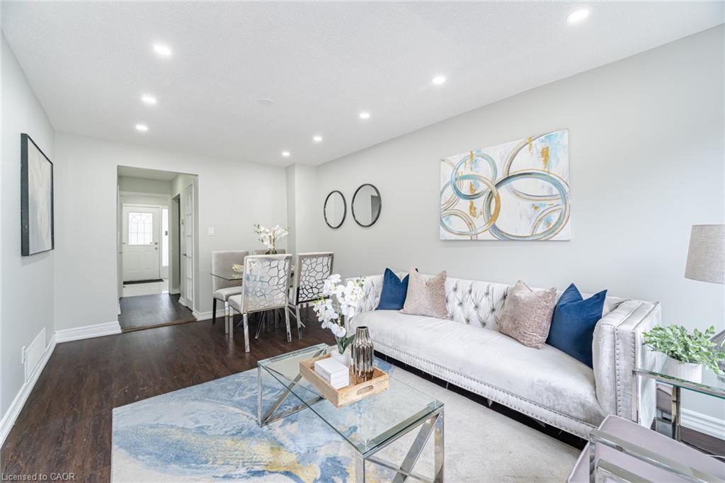 65-3525 Brandon Gate Drive, Mississauga, ON - Indoor Photo Showing Living Room