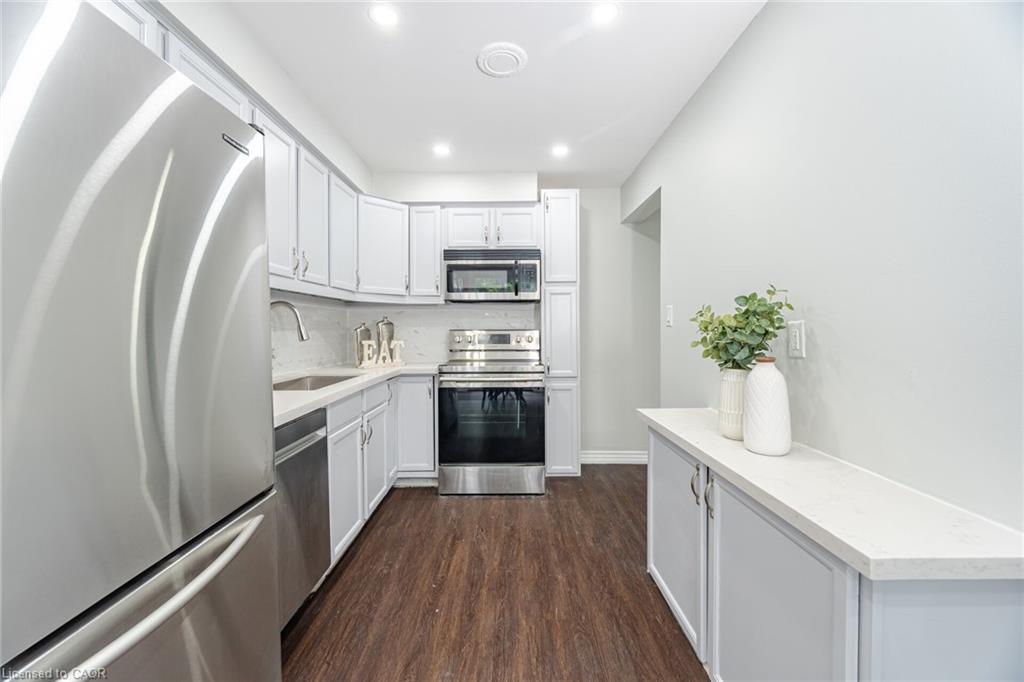 65-3525 Brandon Gate Drive, Mississauga, ON - Indoor Photo Showing Kitchen With Stainless Steel Kitchen