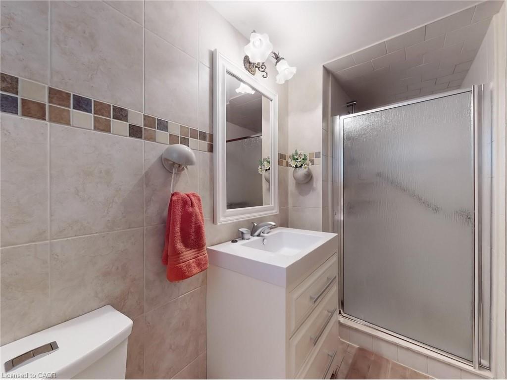 11 Meadowland Gate, Brampton, ON - Indoor Photo Showing Bathroom