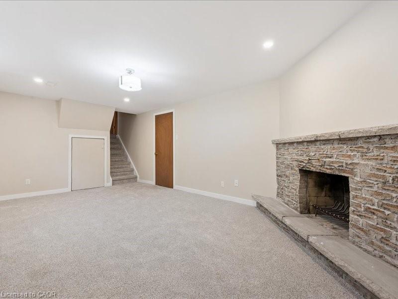 407 Grangewood Drive, Waterloo, ON - Indoor With Fireplace
