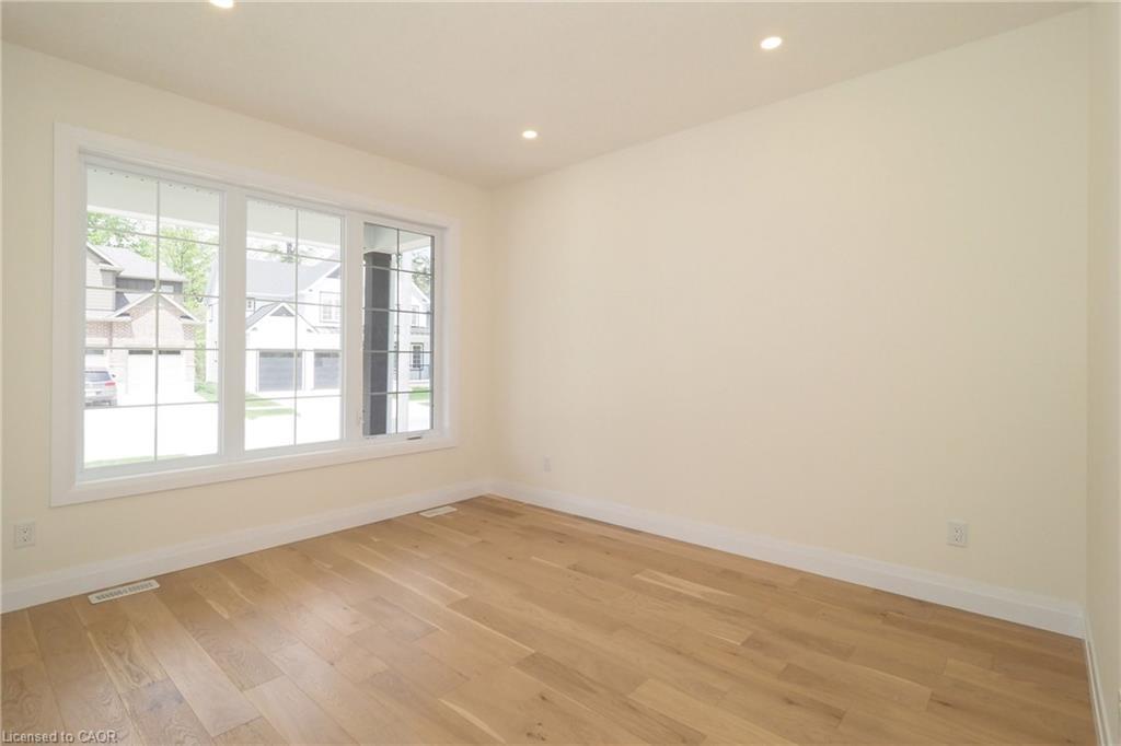 220 Jeffrey Place, Kitchener, ON - Indoor Photo Showing Other Room