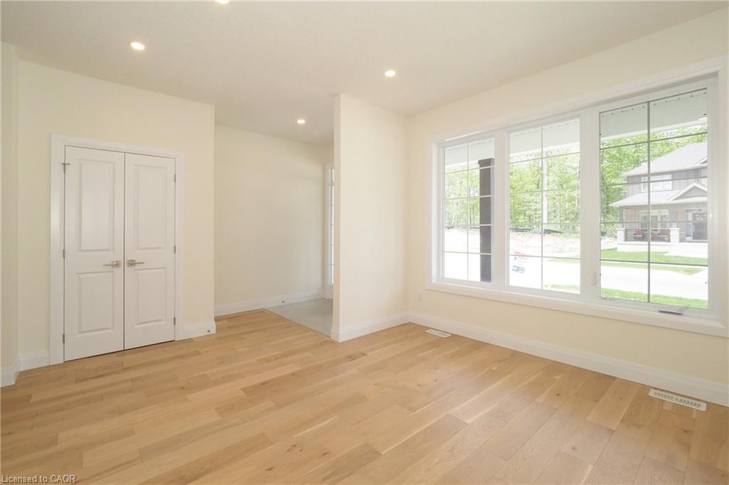 220 Jeffrey Place, Kitchener, ON - Indoor Photo Showing Other Room