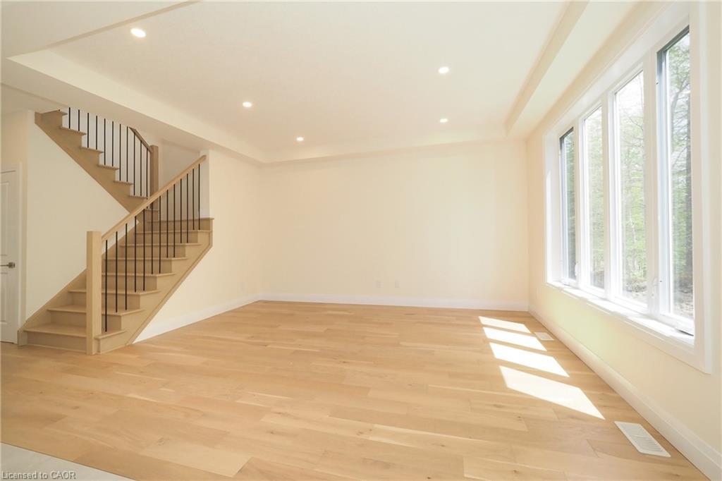 220 Jeffrey Place, Kitchener, ON - Indoor Photo Showing Other Room