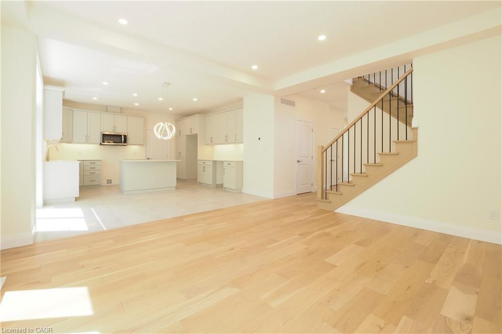 220 Jeffrey Place, Kitchener, ON - Indoor