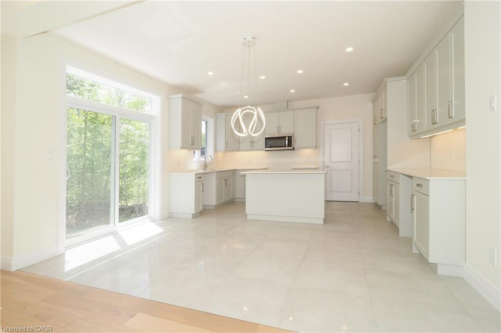 220 Jeffrey Place, Kitchener, ON - Indoor Photo Showing Kitchen With Upgraded Kitchen