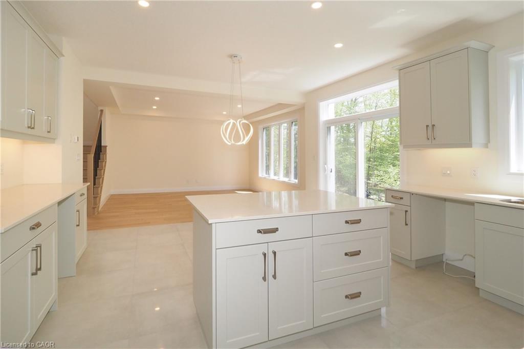 220 Jeffrey Place, Kitchener, ON - Indoor Photo Showing Kitchen With Upgraded Kitchen