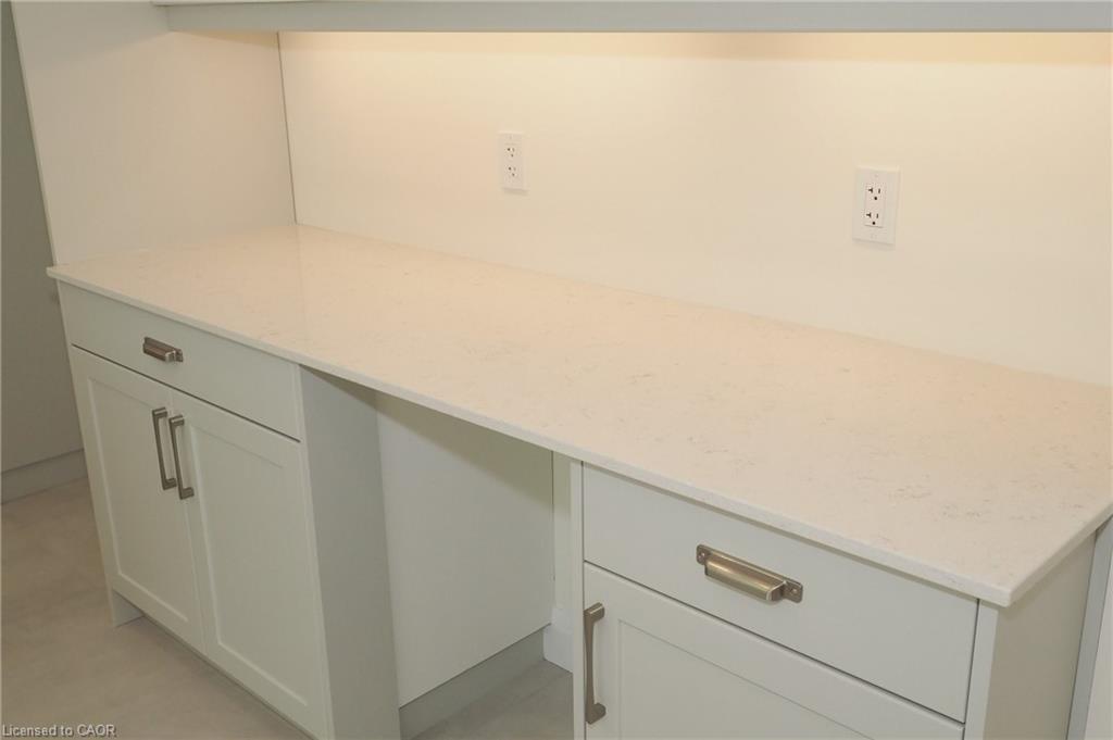 220 Jeffrey Place, Kitchener, ON - Indoor Photo Showing Other Room