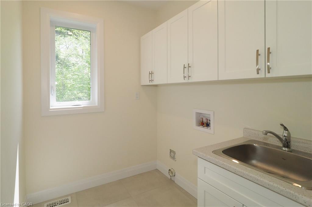 220 Jeffrey Place, Kitchener, ON - Indoor