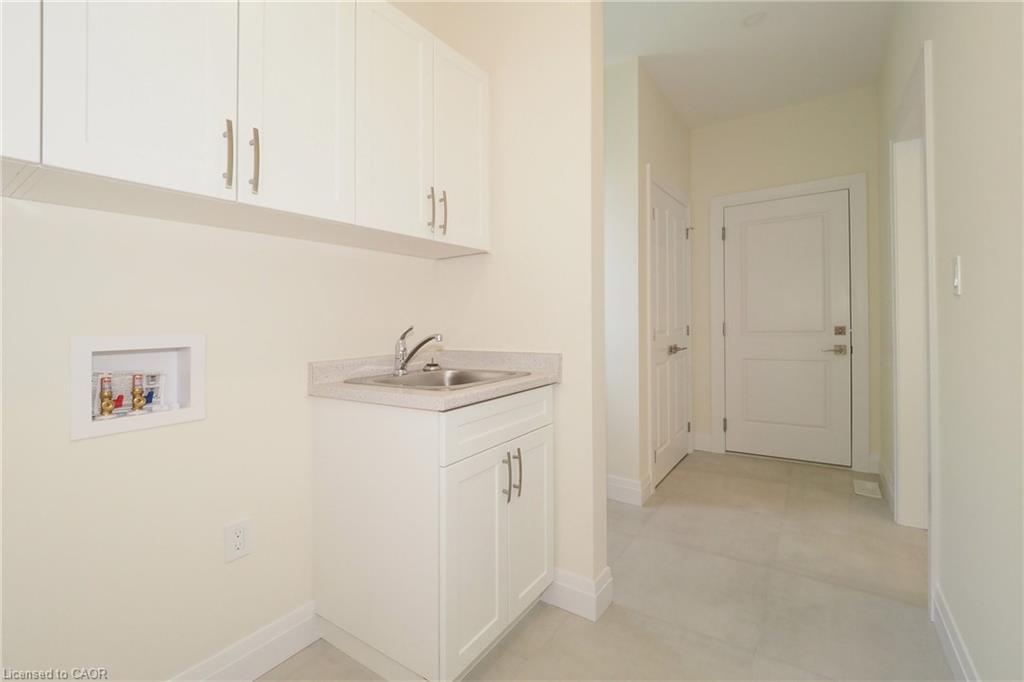 220 Jeffrey Place, Kitchener, ON - Indoor