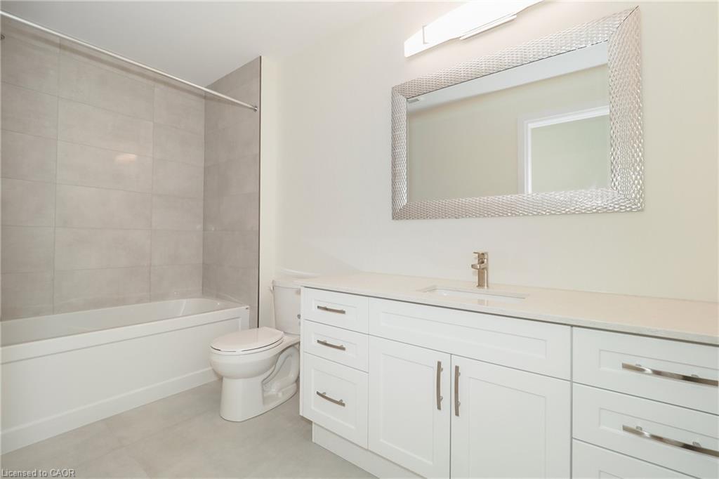 220 Jeffrey Place, Kitchener, ON - Indoor Photo Showing Bathroom