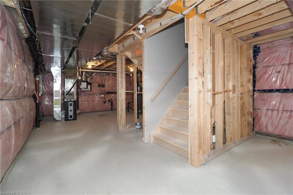 220 Jeffrey Place, Kitchener, ON - Indoor Photo Showing Garage