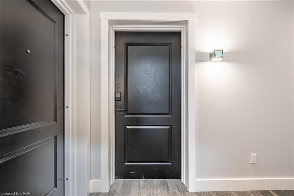 302-120 Springvalley Crescent, Hamilton, ON - Indoor Photo Showing Other Room