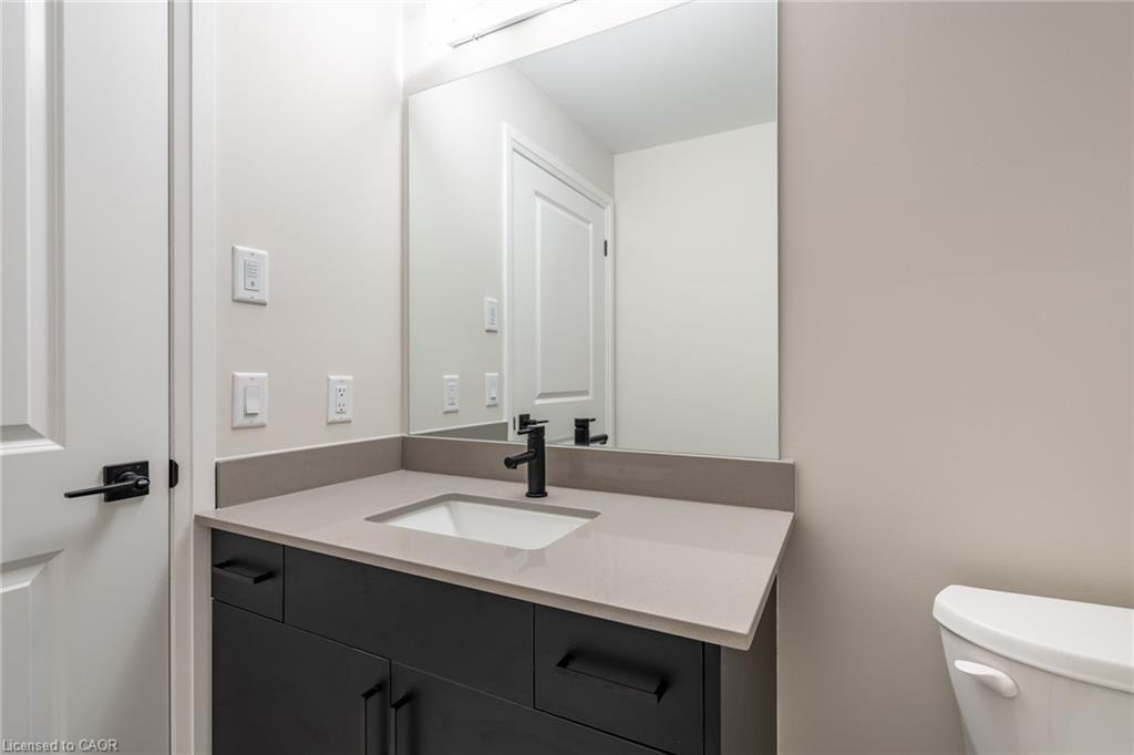 302-120 Springvalley Crescent, Hamilton, ON - Indoor Photo Showing Bathroom