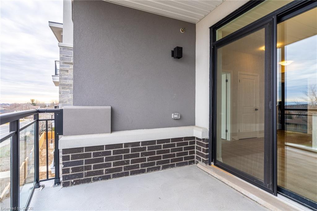 302-120 Springvalley Crescent, Hamilton, ON - Outdoor With Exterior