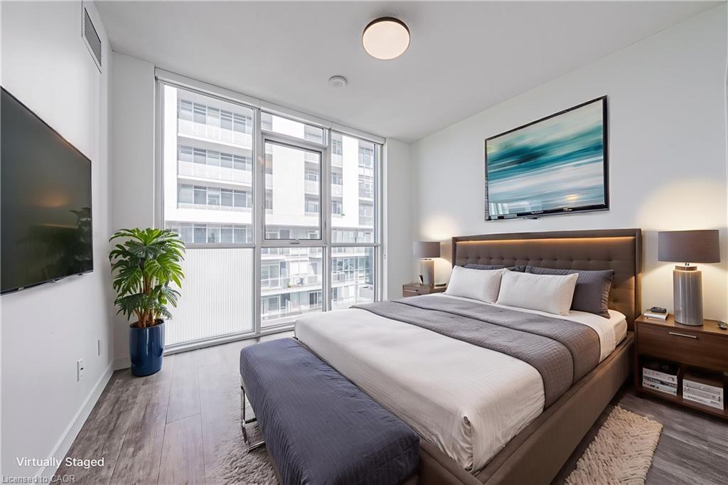 2001-2081 Fairview Street, Burlington, ON - Indoor Photo Showing Bedroom