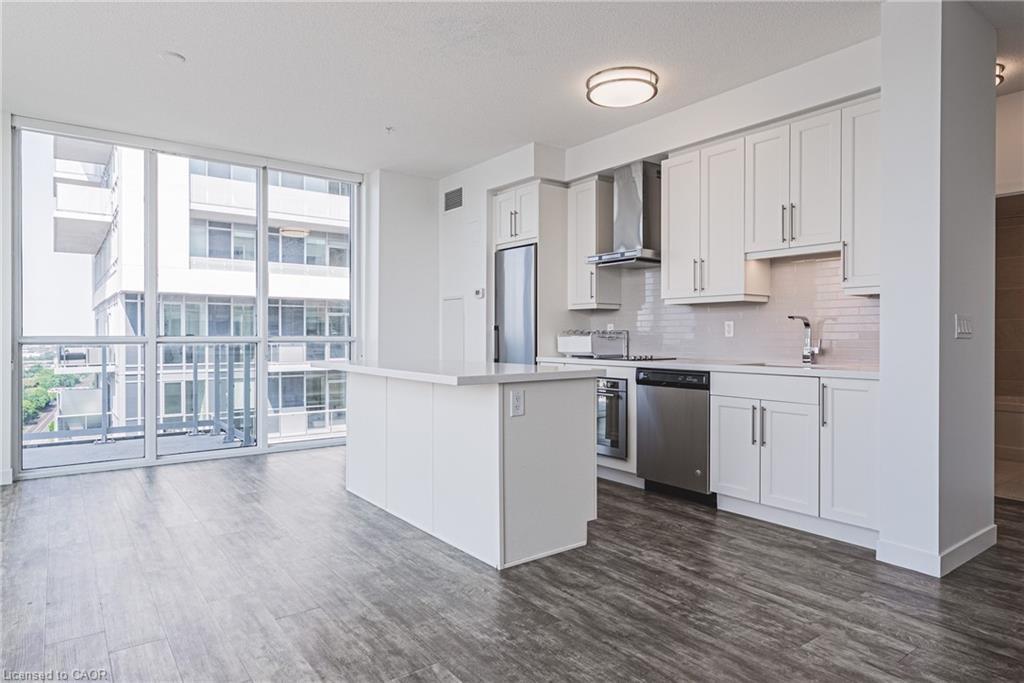 2001-2081 Fairview Street, Burlington, ON - Indoor Photo Showing Kitchen With Upgraded Kitchen