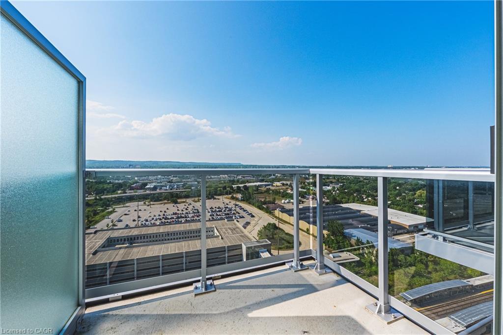 2001-2081 Fairview Street, Burlington, ON - Outdoor With View