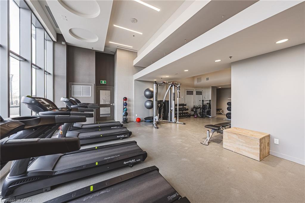 2001-2081 Fairview Street, Burlington, ON - Indoor Photo Showing Gym Room