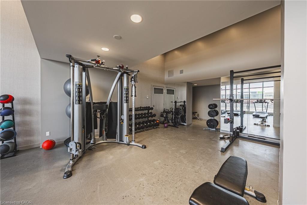 2001-2081 Fairview Street, Burlington, ON - Indoor Photo Showing Gym Room