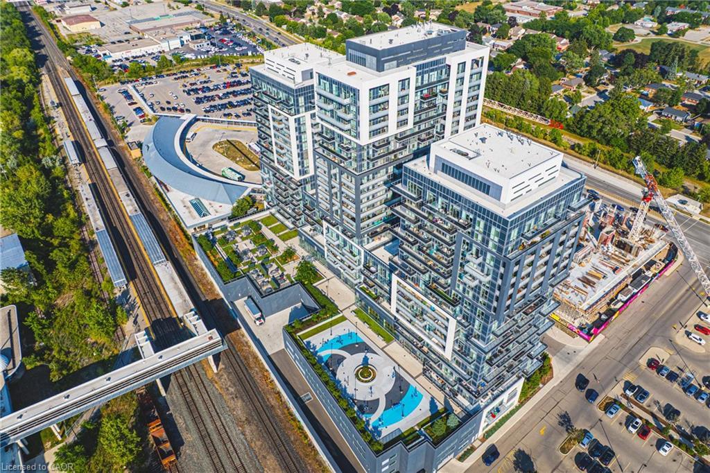 2001-2081 Fairview Street, Burlington, ON - Outdoor With View